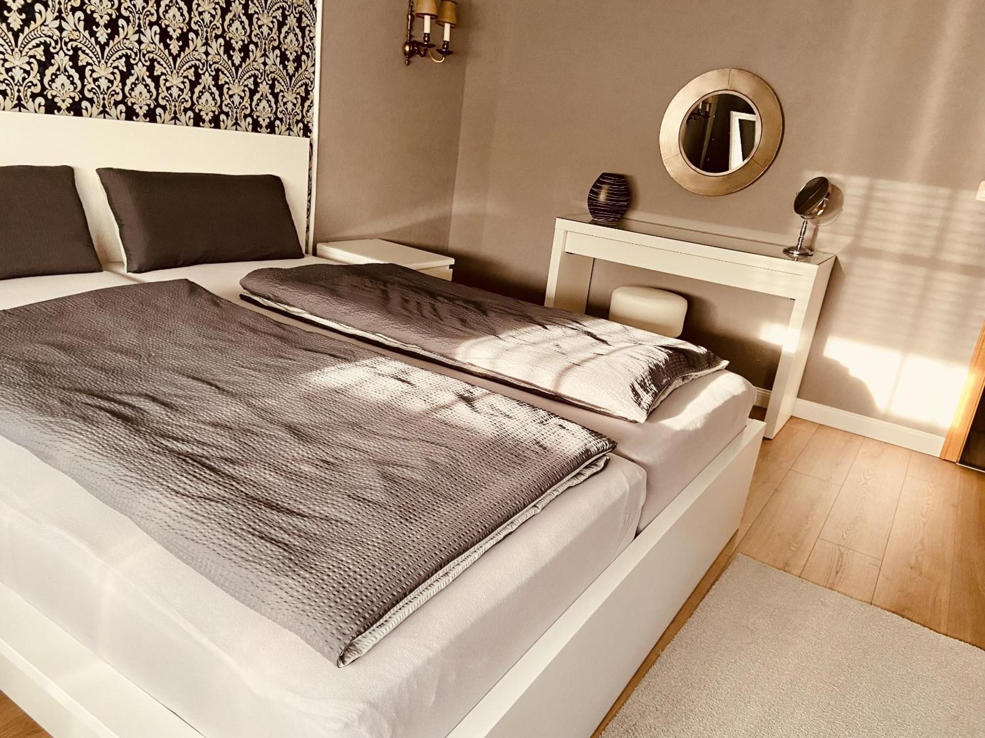 Casa Rehse I Stilvolles Apartment I 24H-Self-Check-In I Kostenlos Parken & Wlan I 55-Zoll-Smart&Kabel-Tv I Oepnv แอร์ฟวร์ท ห้อง รูปภาพ